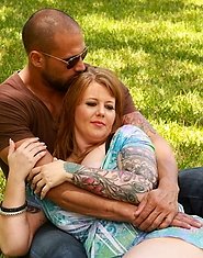 Round of applause for a pretty new face, Vayna Vixen! She's here today because she fears that her boyfriend Carlo is about to break up with her.